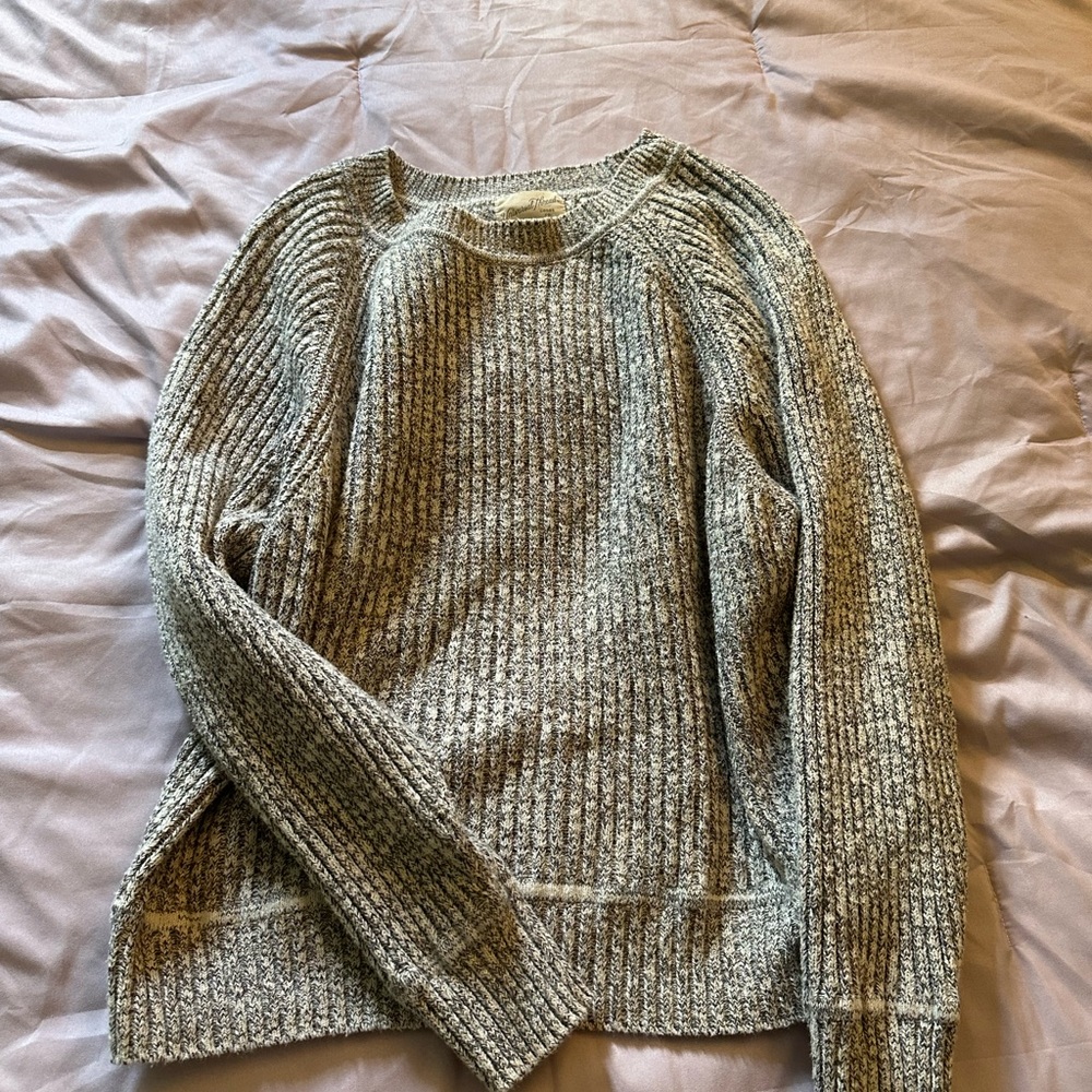 Universal Thread Sweater - Picture 1 of 2